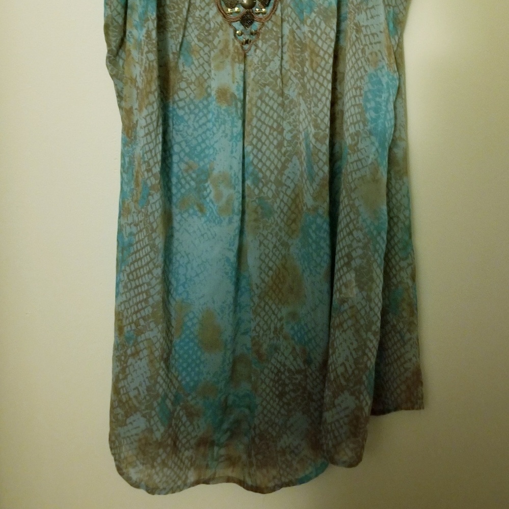 Shirt - Picture 2 of 4